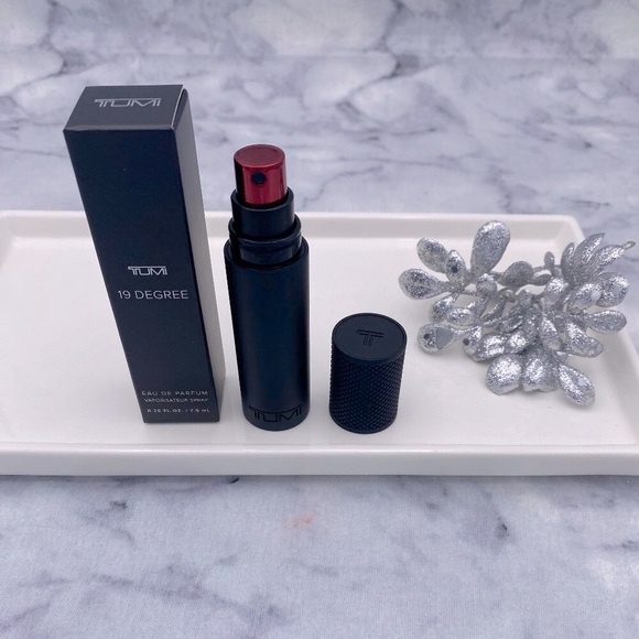 TUMI 19 Degree Extrait EDP Atomizer,Woody Aromatic -Travel7.5ml,0.25oz-BOXED-NEW - Picture 2 of 16